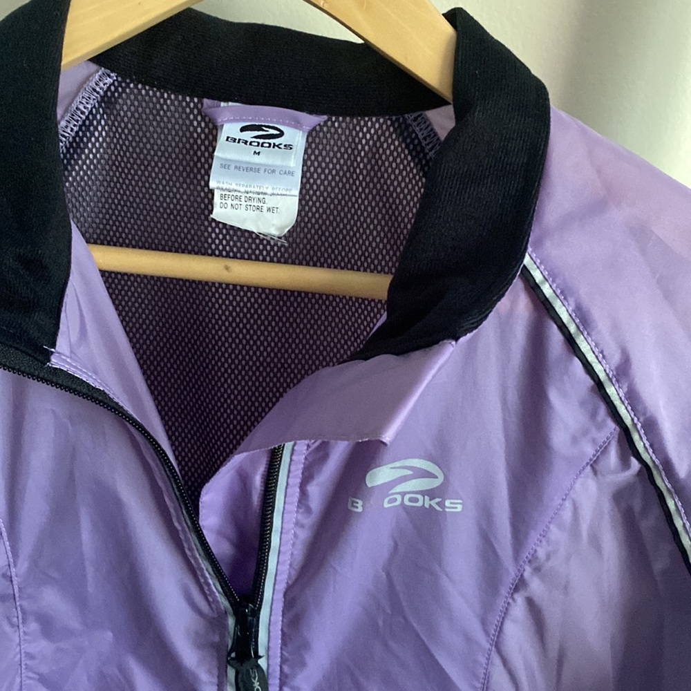 •Brooks windbreaker• - Picture 3 of 4